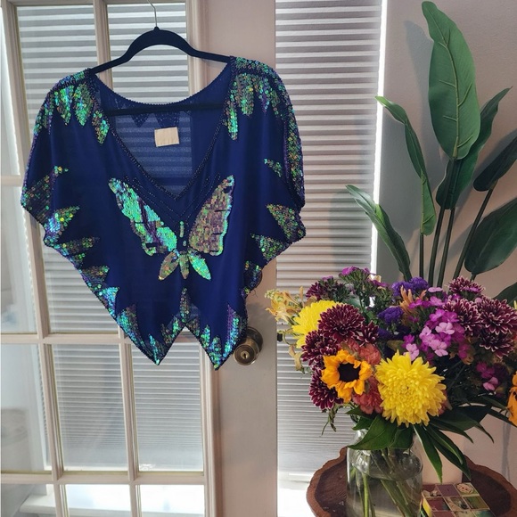 Gorgeous Butterfly Top 🦋 💫 - Picture 1 of 8